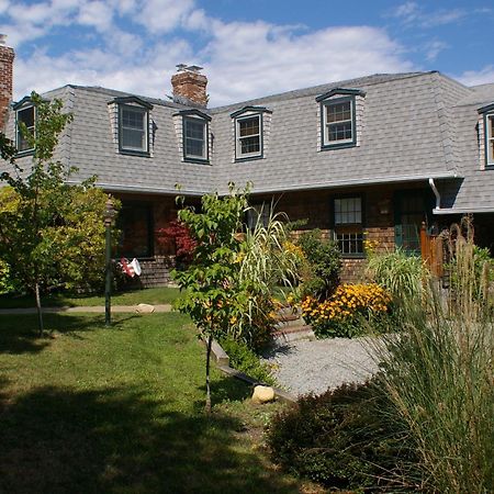 Charles And Charles Mv Bed & Breakfast Vineyard Haven Bagian luar foto