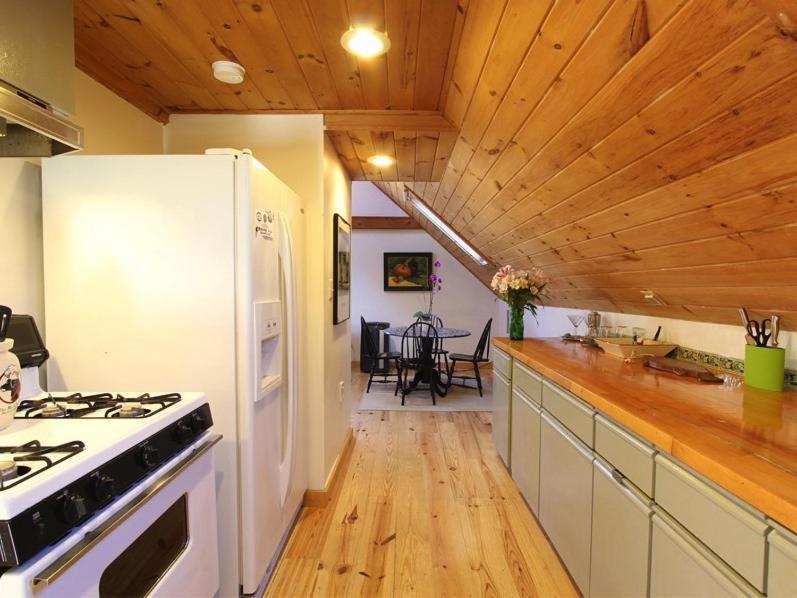 Charles And Charles Mv Bed & Breakfast Vineyard Haven Bagian luar foto