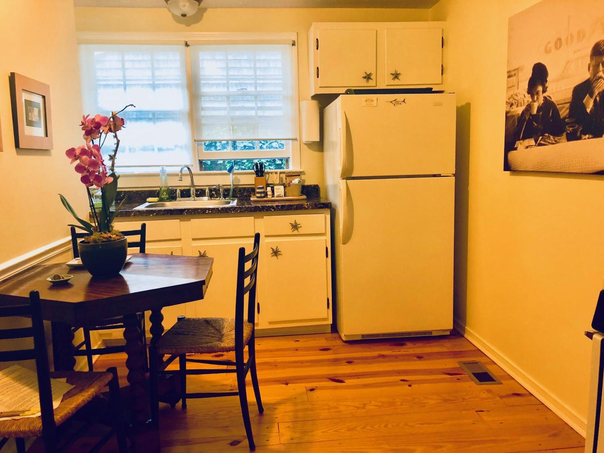 Charles And Charles Mv Bed & Breakfast Vineyard Haven Bagian luar foto